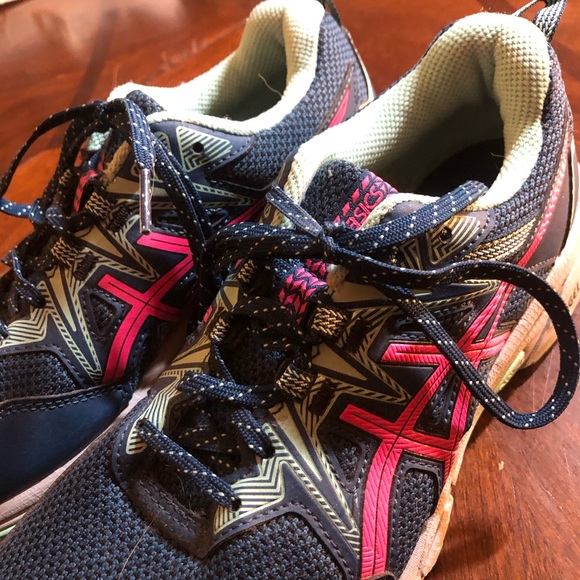 Asics Gel Venture 8 Trail Running Shoes women’s size 9 Blue & Pink - Picture 2 of 5